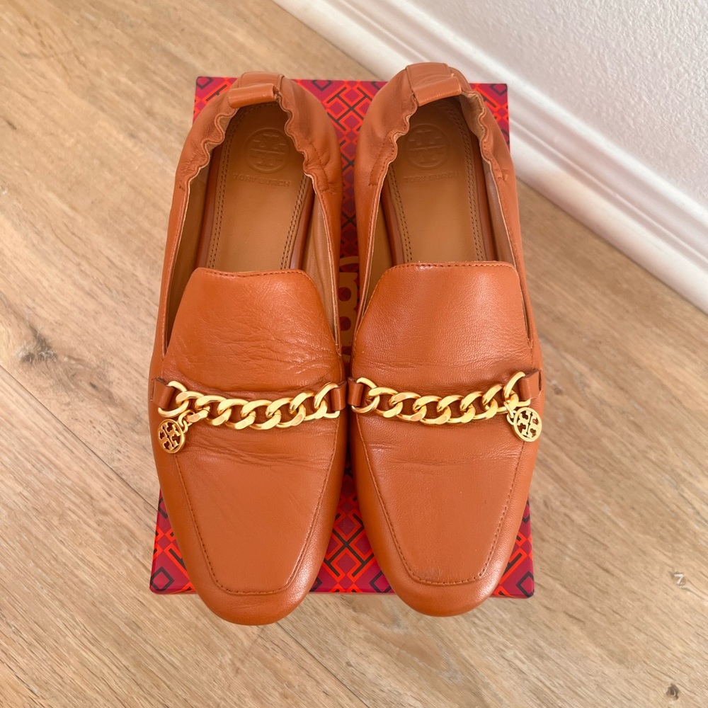 Tory Burch Benton Charm Loafer Size 8 Aged Camello